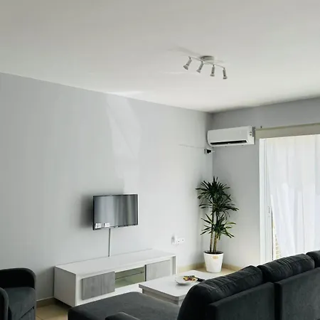 アパート Aqualia 2 カルパトス