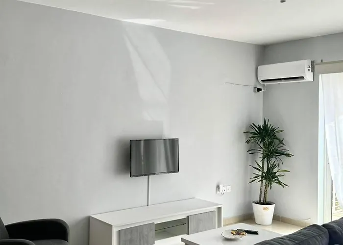 Aqualia 2 アパート *